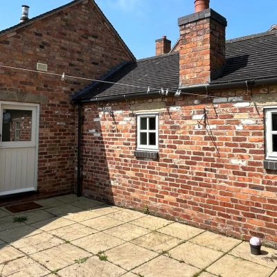 Cottage Doors and windows green  - Spraying